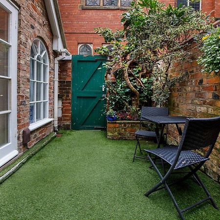 Monk Bar Garden Hideaway Villa York Buitenkant foto