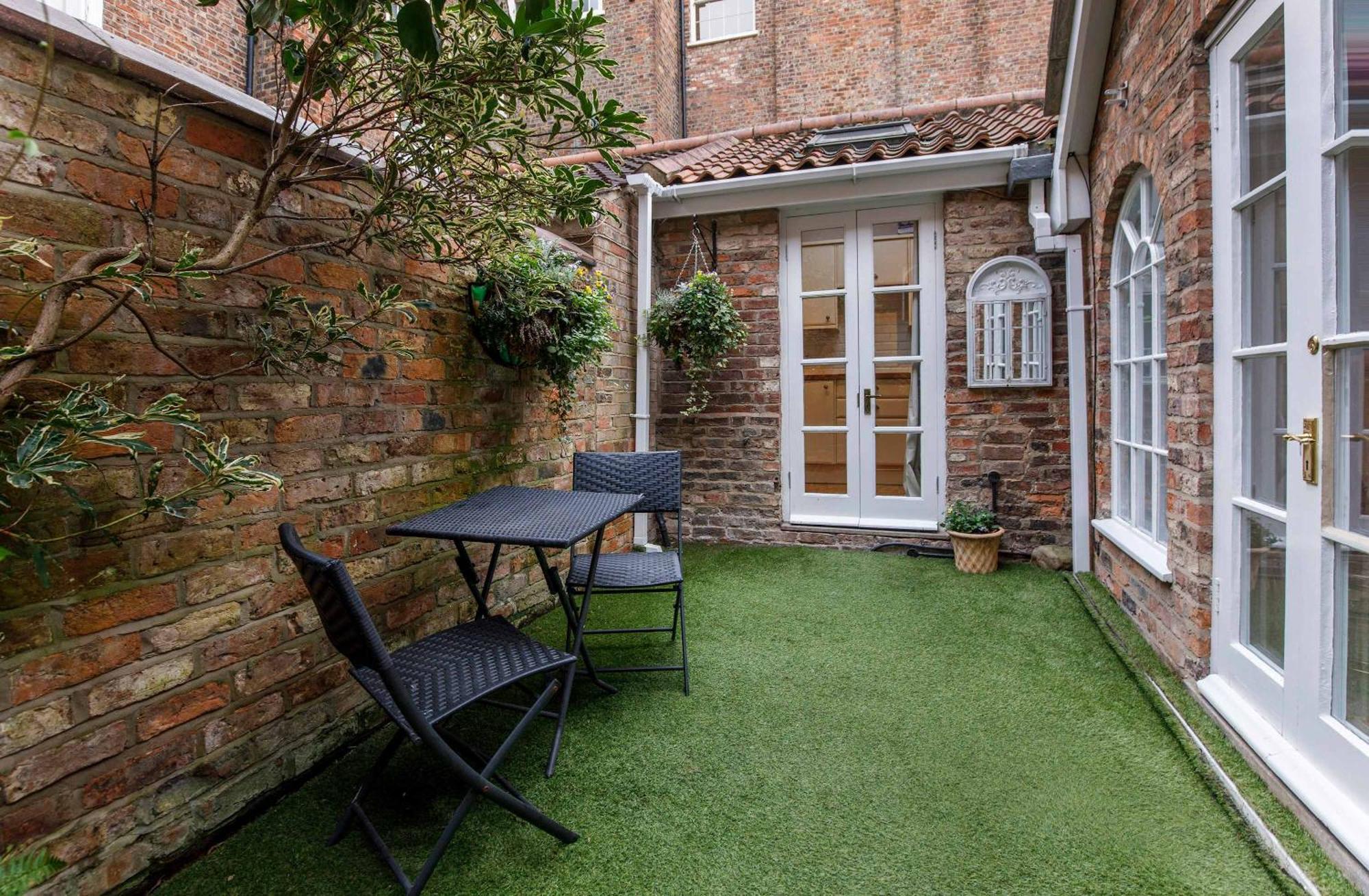 Monk Bar Garden Hideaway Villa York Buitenkant foto